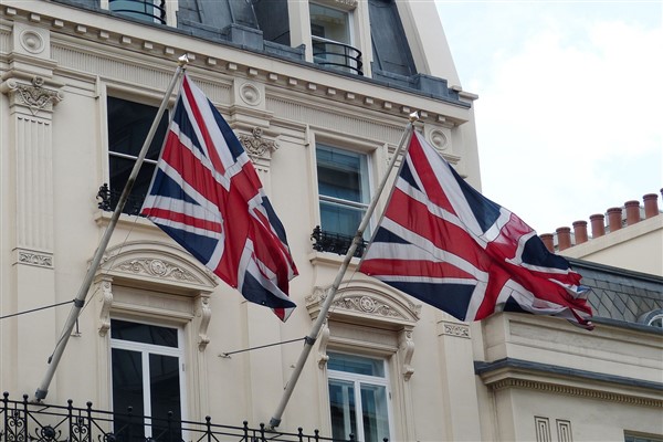 Cameron: “Birleşik Krallık Husileri destekleyenlere karşı harekete geçmekten çekinmeyecek”