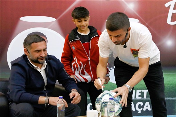 Diyarbakır’da “Gündem Futbol” söyleşisi düzenlendi