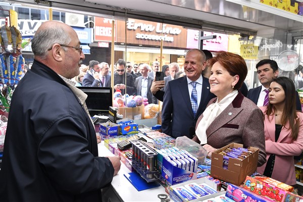 Akşener’den Düzce’de esnaf ziyareti