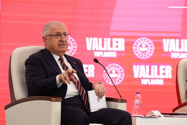 Bakan Güler’den şehit asker için taziye mesajı