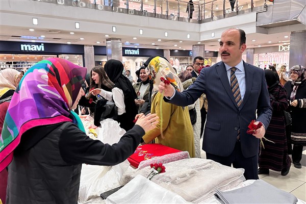 Başkan Altay Konyalı kadınların 8 Mart Dünya Kadınlar Günü’nü kutladı