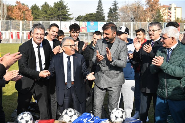 Başkan Büyükkılıç: “9 bin 95 parça spor malzemesi dağıtacağız”