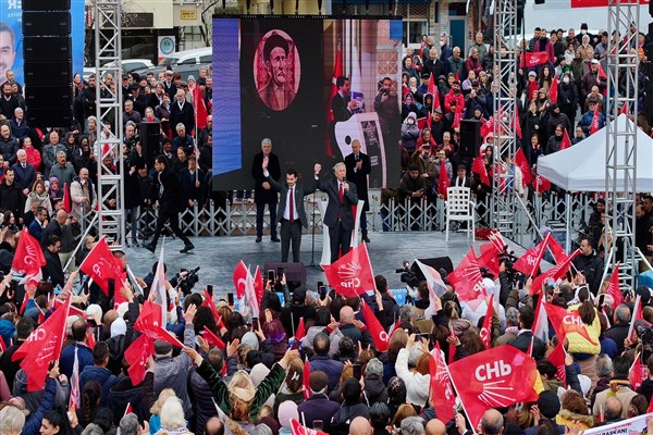 Başkan Yavaş Seyranbağları’nda vatandaşlarla buluştu