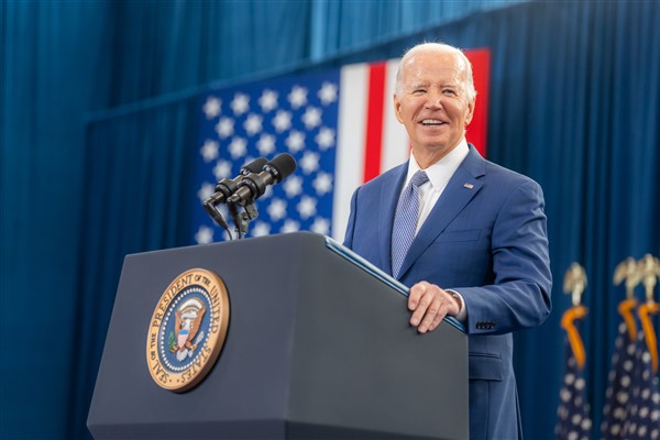 Biden: Şu anda 870.000 kamu görevlisinin borcu silindi