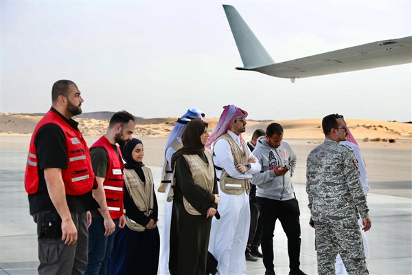 Gazze’ye yardım taşıyan Katar uçağı Mısır’a ulaştı