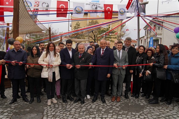 Tarihi Ambarlı Köyiçi Meydanı aslına uygun düzenlendi