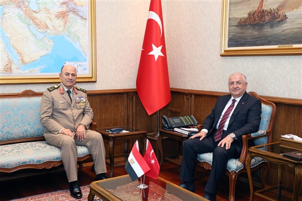 Bakan Güler, Mısır Genelkurmay Başkanı Askar’ı kabul etti