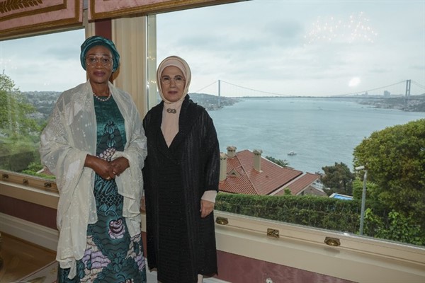 Emine Erdoğan, Nijerya Devlet Başkanı’nın eşi Oluremi Tinubu ile görüştü