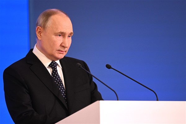 Putin: Rusya ekonomisi ve işgücü piyasası dinamik bir şekilde gelişiyor