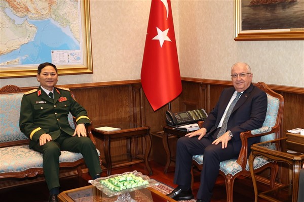 Bakan Güler, Vietnam Genelkurmay Başkan Yardımcısı Tümgeneral Son’u kabul etti