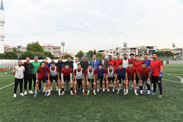 Başkan Eşki’den Bornova Belediyespor Futbol Takımı’na ziyaret