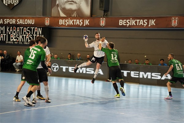 Erkekler Süper Ligi Final Serisi’nde Beşiktaş Safi Çimento 2-0 öne geçti