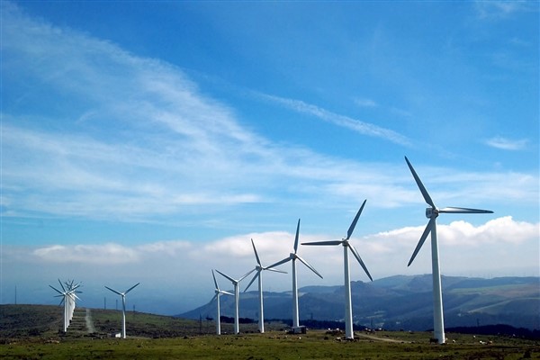Nisan ayında güneş ve rüzgar enerjisi kaynaklı elektrik üretimi rekoru kırıldı