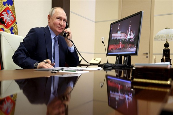 Rusya Devlet Başkanı Putin, Özbekistan Cumhurbaşkanı Mirziyoyev ile görüştü