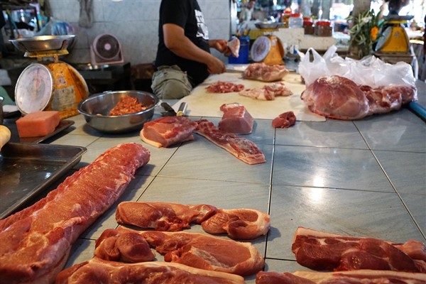 Adana’da olumsuz koşullarda gıda satışı yapıldığı belirlenen işletme kapatıldı