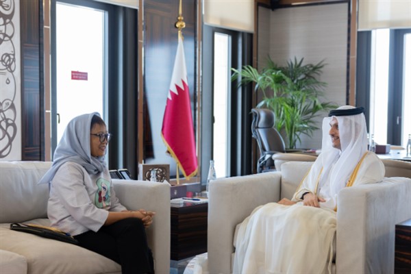 Katar Dışişleri Bakanı Al Sani, Endonezyalı mevkidaşı Marsudi ile bir araya geldi