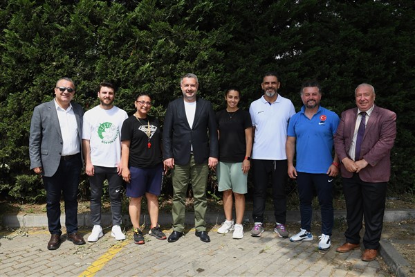Osmangazi’de tenis eğitimini tamamlayan öğrencilere sertifikaları verildi