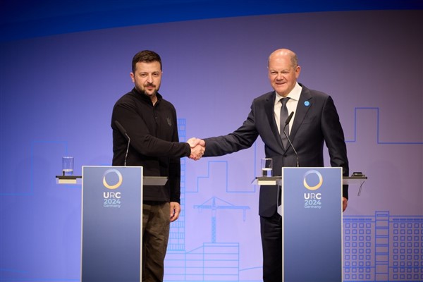 Ukrayna Devlet Başkanı Zelenski, Almanya Başbakanı Scholz ile görüştü