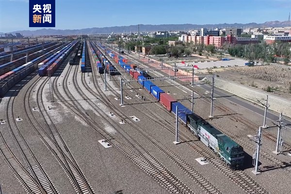 Alashankou sınır kapısından geçen Çin-Avrupa yük treni seferleri sayısı 4 bini aştı