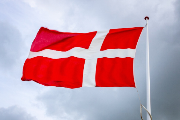 Danimarka Başbakanı Frederiksen, Keir Starmer ve İşçi Partisi’ni kutladı