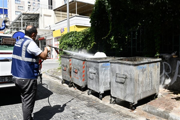 Esenyurt’ta haşerelere karşı ilaçlama başladı