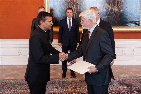 Pavel, İspanya, Hindistan, Zambiya ve Ukrayna’nın yeni büyükelçilerini kabul etti