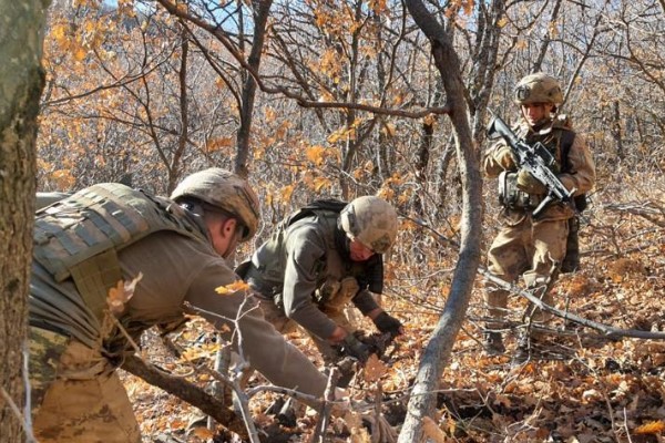 Pençe-Kilit Operasyonu bölgesinde teröristlere ait çok sayıda mühimmat ele geçirildi