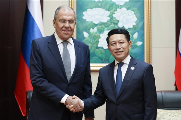 Rusya Dışişleri Bakanı Lavrov, Laos Dışişleri Bakanı Kommasith ile görüştü