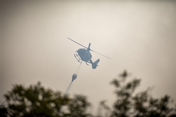 Adana’da orman yangınına müdahale eden helikopter kırıma uğradı