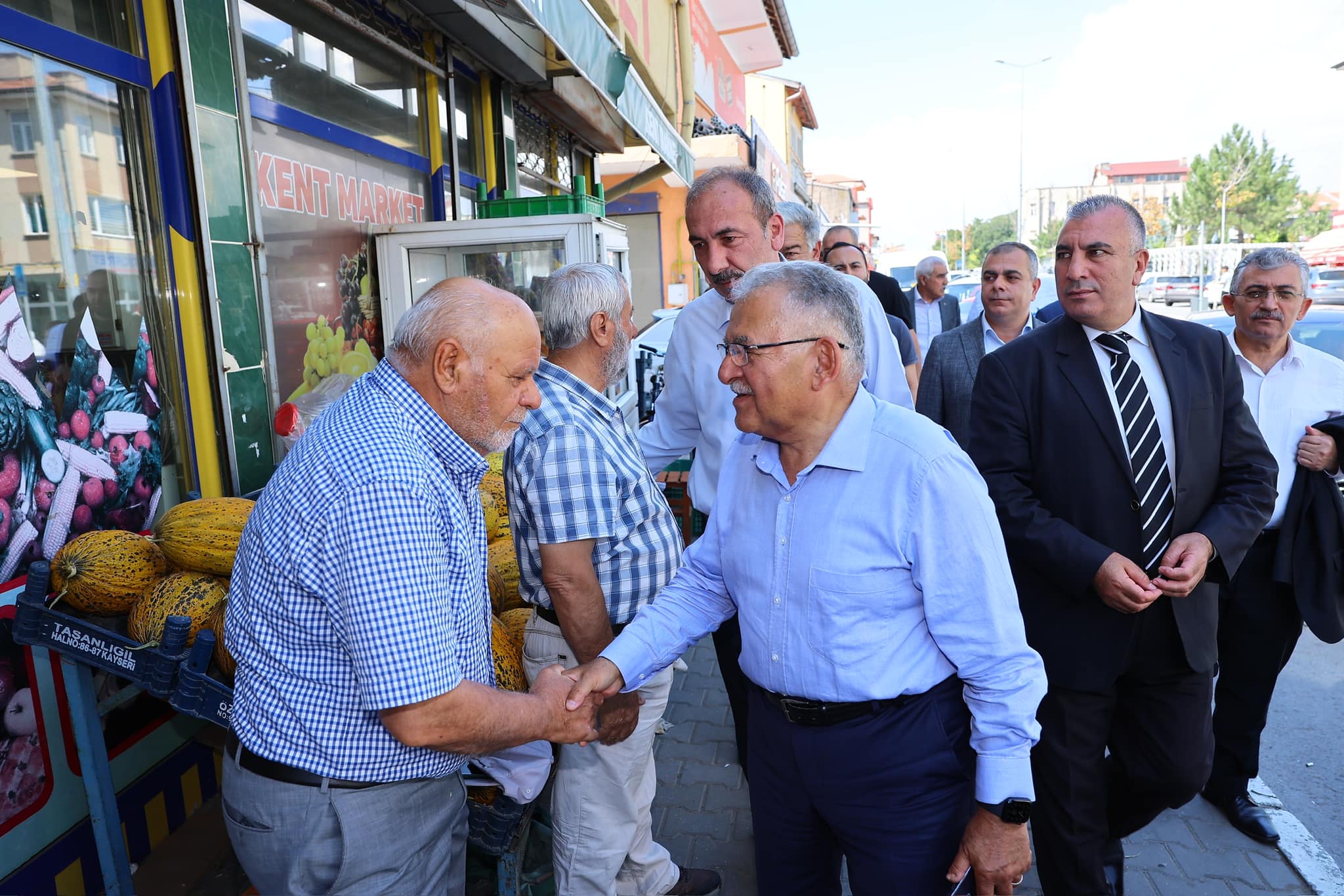 Başkan Büyükkılıç, Tomarza’da vatandaşlarla bir araya geldi