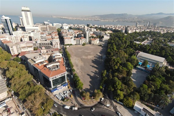 Belediye binasının yapımına karşılık Basmane Çukuru’ndan şartlı feragat