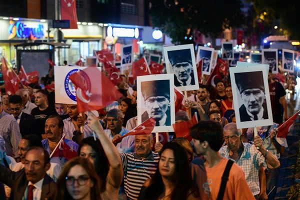 Bornova’da Zafer Bayramı’nın 102. yıl dönümü etkinliklerle kutlandı