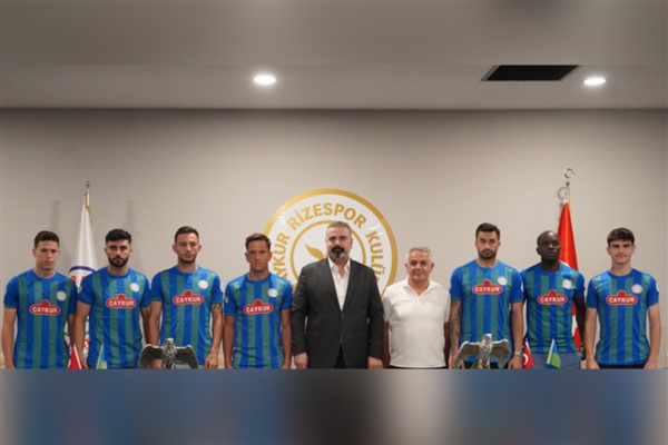 Çaykur Rizespor’un yeni transferleri tanıtıldı