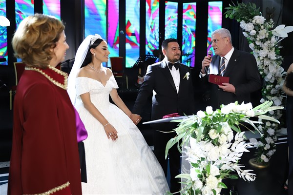 Dervişoğlu, Aydın ile Eryürük çiftinin nikah töreninde şahitlik yaptı