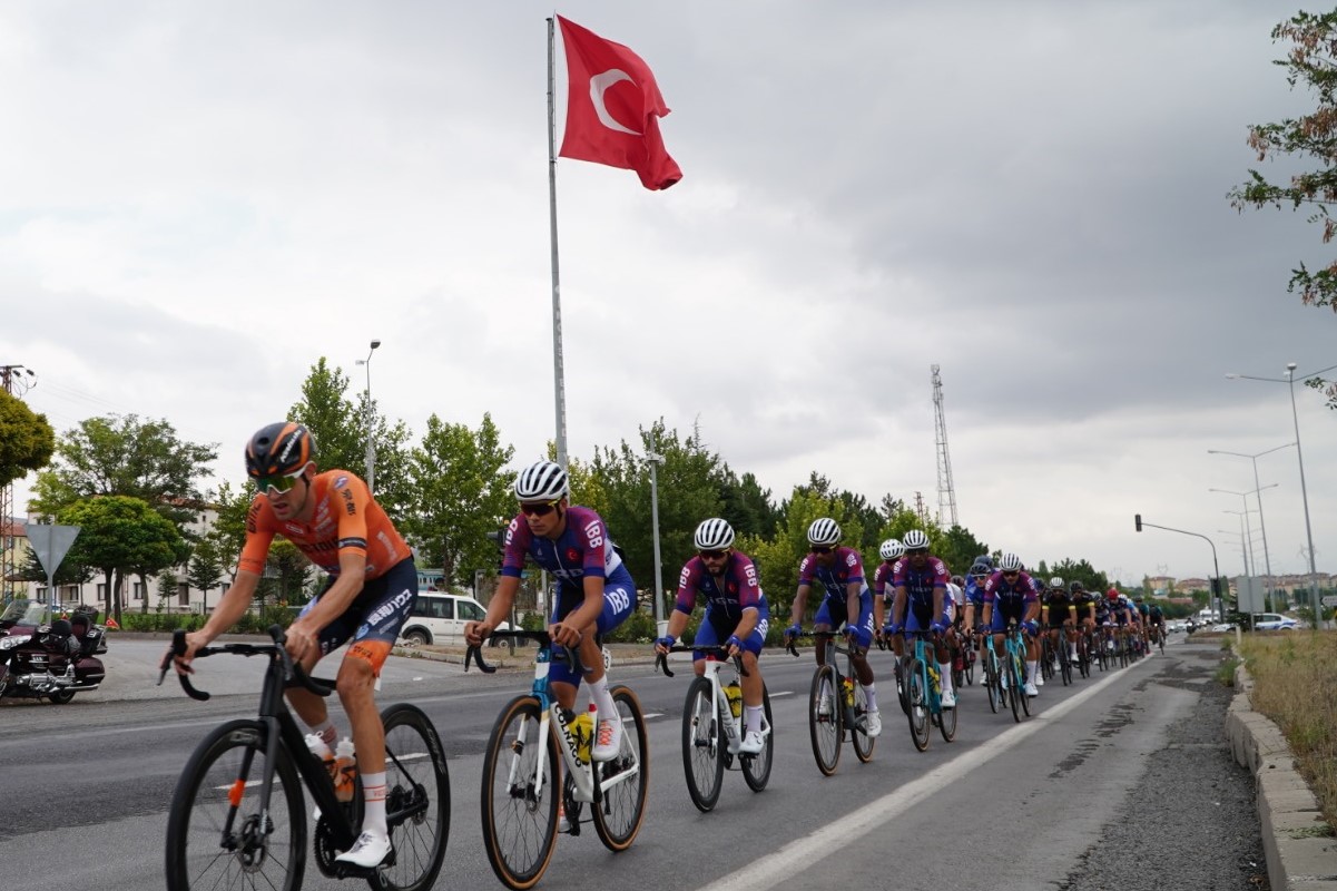 Erciyes Uluslararası Yol Bisiklet Yarışı tamamlandı