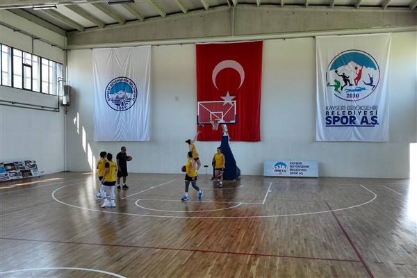 Erciyes Yüksek İrtifa Kamp Merkezi, basketbol takımlarını ağırlıyor