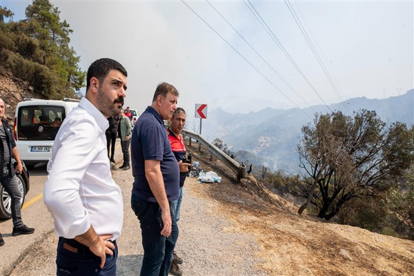 İzmir Büyükşehir Belediye Başkanı