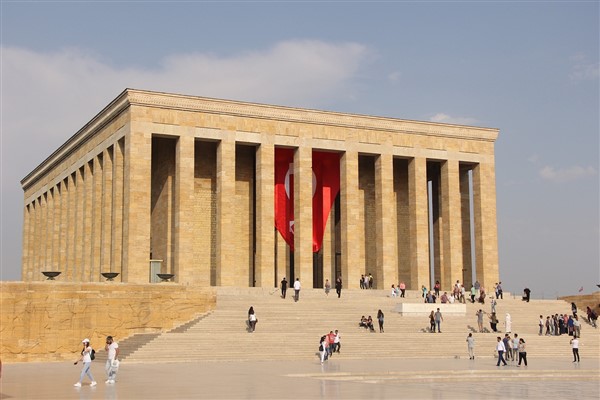 Türk Yıldızları, Anıtkabir üzerinde saygı uçuşu yaptı