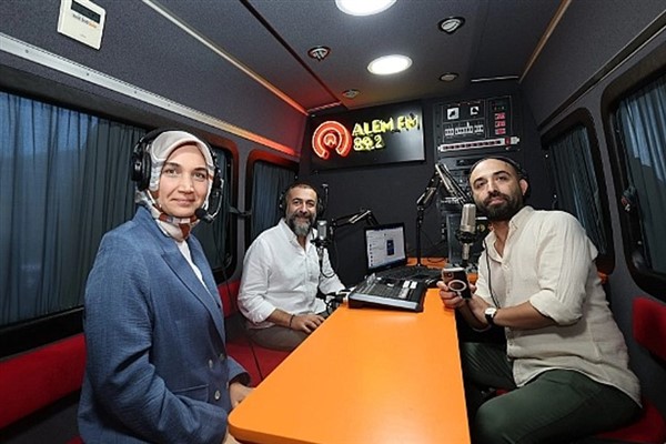 Afyonkarahisar Valisi Yiğitbaşı, radyo programının konuğu oldu