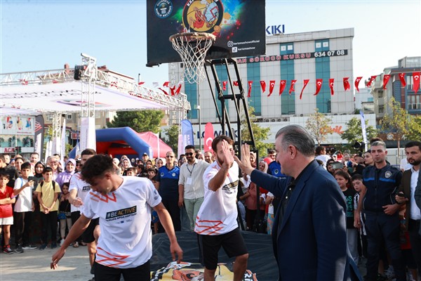 Bakan Bak, İstanbul’da Avrupa Spor Haftası etkinliğine katıldı