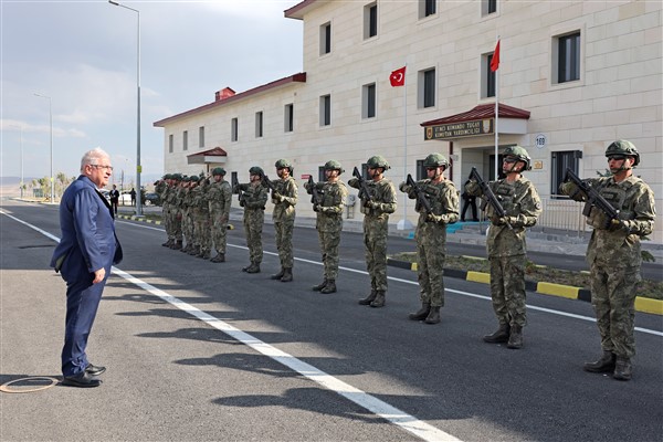 Bakan Güler, Bayburt’ta konuşlu 17’nci Komando Tugay Komutan Yardımcılığını ziyaret etti