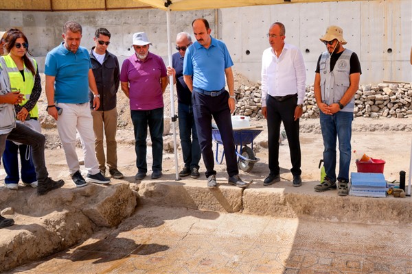 Başkan Altay ve Kavuş Şükran Mahallesi arkeolojik park alanında incelemelerde bulundu