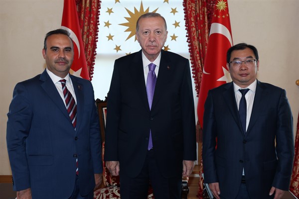 Cumhurbaşkanı Erdoğan, Chery International Başkanı Guibing’i kabul etti