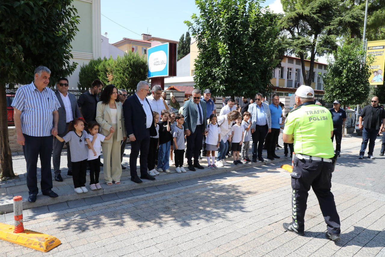 Edremit Belediyesinden “Öncelik Hayatın, Öncelik Yayanın” temalı etkinlik