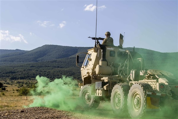 Hagari: Hizbullah, Lübnanlı sivilleri canlı kalkan olarak kullanıyor