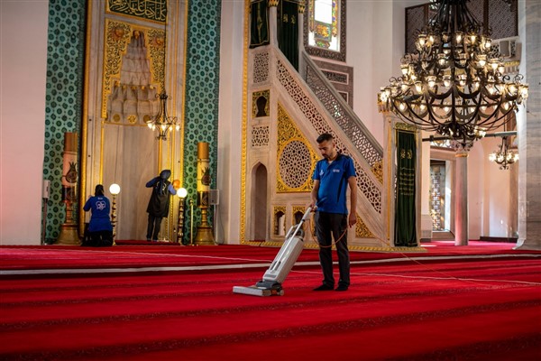 İBB, Eyüpsultan Camii’nden Fatih