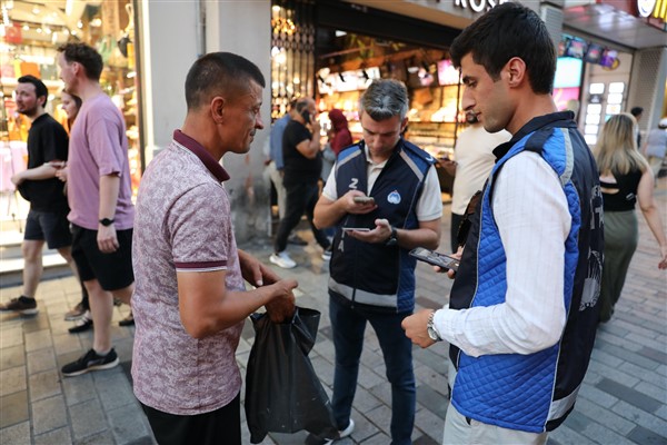 İBB Zabıta ekipleri, 1 yılda 4 bin 555 adet sahte parfüme el koydu