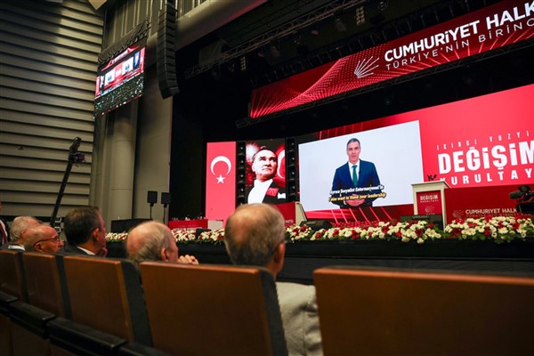 İspanya Başbakanı Sanchez ile eski İsveç Başbakanı Löfven’den, CHP Kurultayına mesaj