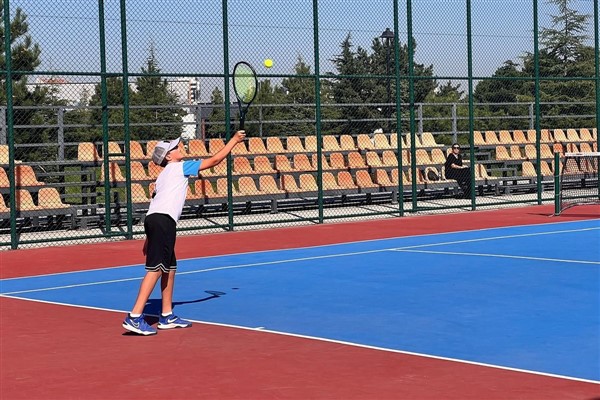 Kayseri Büyükşehir, 12 Yaş Hafta Sonu Tenis Turnuvası’na ev sahipliği yapıyor