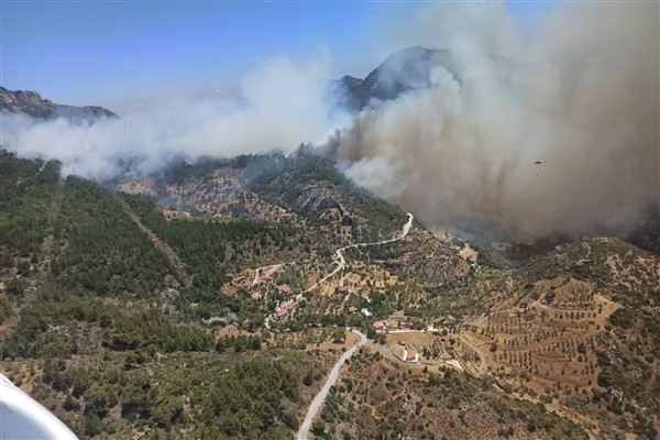 Muğla ve Antalya’da orman yangını